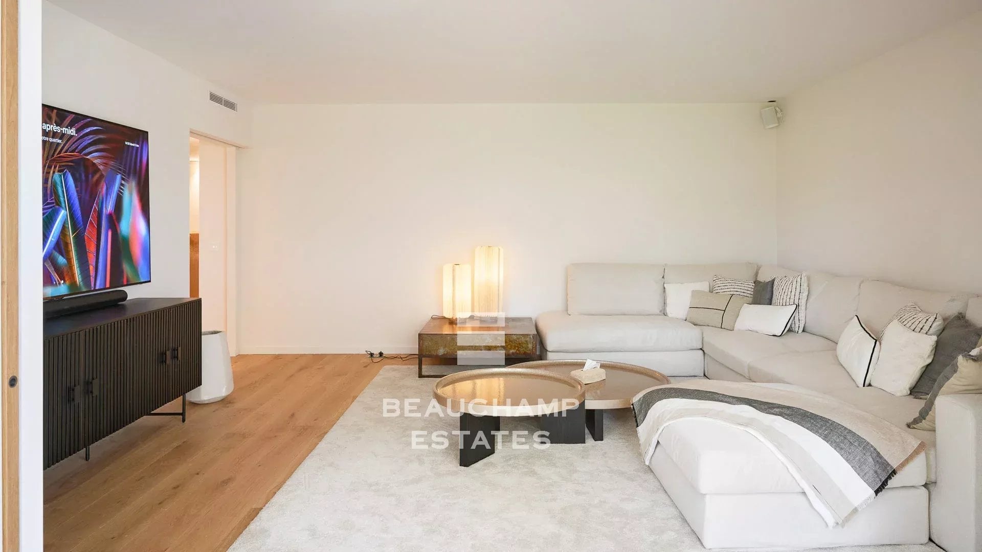 Neo-Provençal 6-Bedroom Villa with Swimming Pool and Sea View – Super Cannes Neo-Provençal 6-Bedroom Villa with Swimming Pool and Sea View – Super Cannes