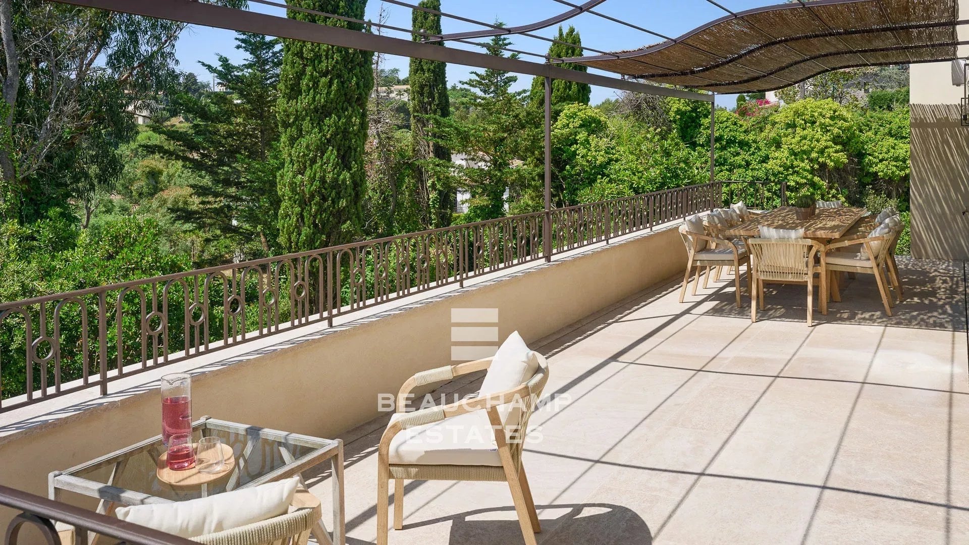Neo-Provençal 6-Bedroom Villa with Swimming Pool and Sea View – Super Cannes Neo-Provençal 6-Bedroom Villa with Swimming Pool and Sea View – Super Cannes
