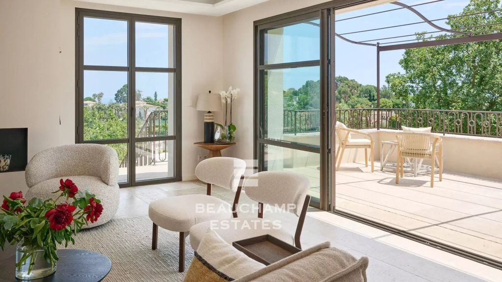 Neo-Provençal 6-Bedroom Villa with Swimming Pool and Sea View – Super Cannes