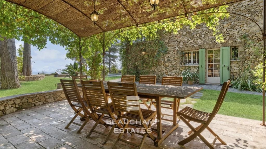 Provençal 5-Bedroom Villa with Panoramic Sea Views – Mougins