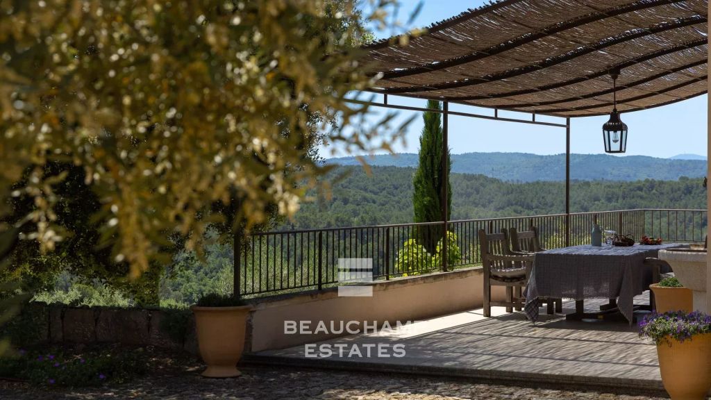 Provençal Property with 3 Bedrooms and Pool – Lorgues