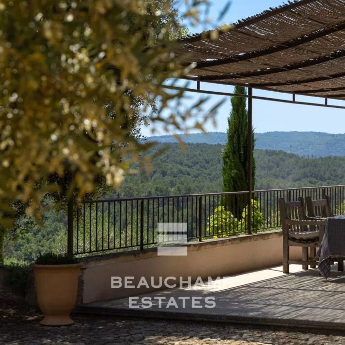 Provençal Property with 3 Bedrooms and Pool – Lorgues