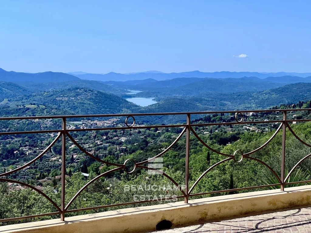 Provençal Villa with Panoramic Sea View – Spéracèdes
