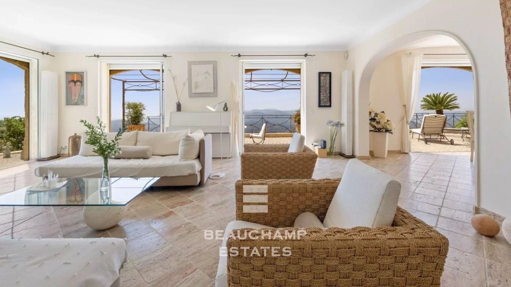 Provençal Villa with Panoramic Sea View – Spéracèdes