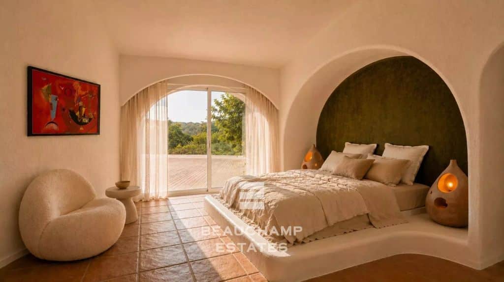 Remarkable exceptional property set in one hectare of lush greenery.