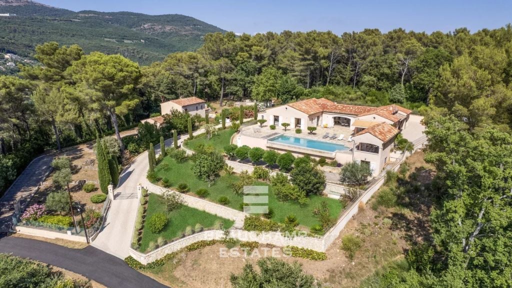 Single-storey 4-bedroom villa with panoramic views – Cabris