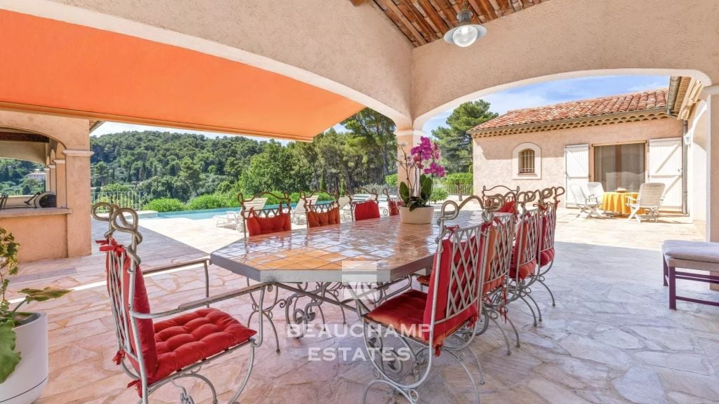 Single-storey 4-bedroom villa with panoramic views – Cabris