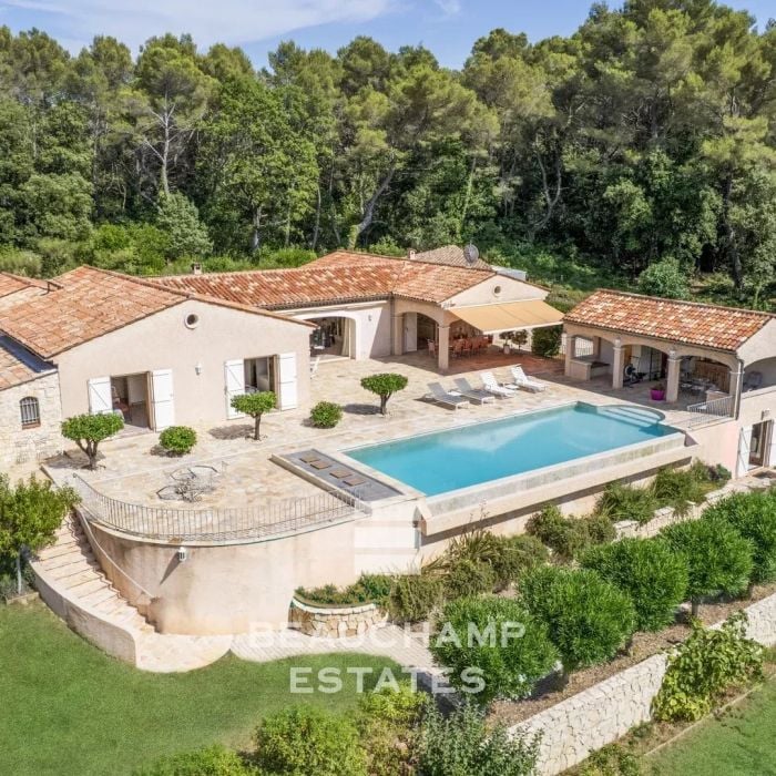 Single-storey 4-bedroom villa with panoramic views – Cabris