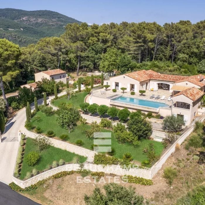Single-storey 4-bedroom villa with panoramic views – Cabris