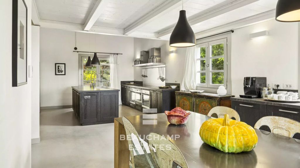 Stone Provençal property with 5 bedrooms and sea view – Grasse
