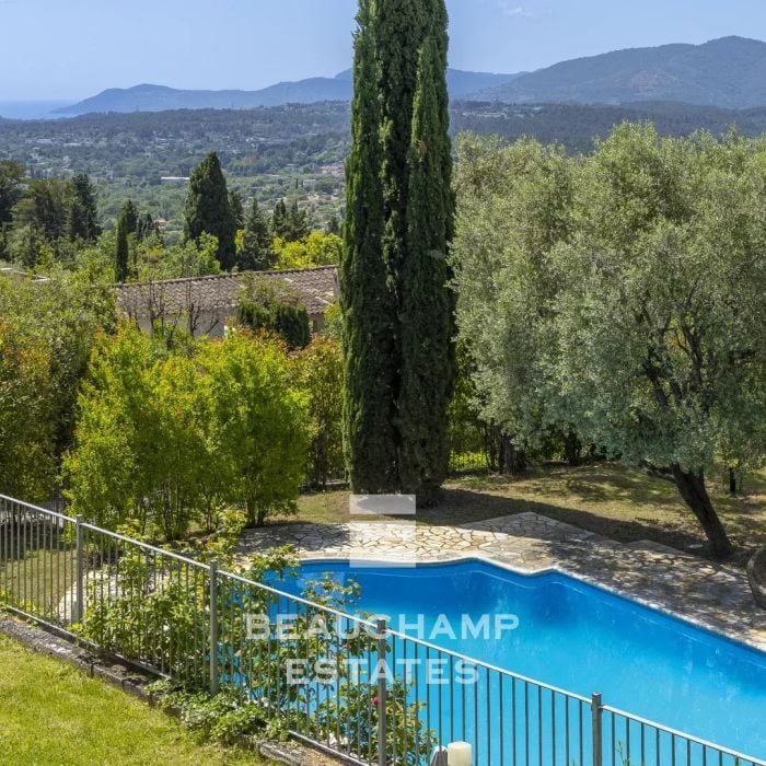 Propriété provençale en pierre 5 chambres avec vue mer – Grasse