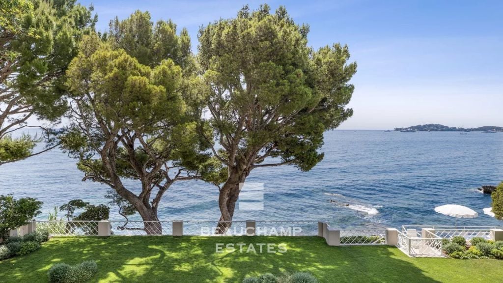 Waterfront 7-bedroom property with panoramic sea views – Beaulieu-sur-Mer