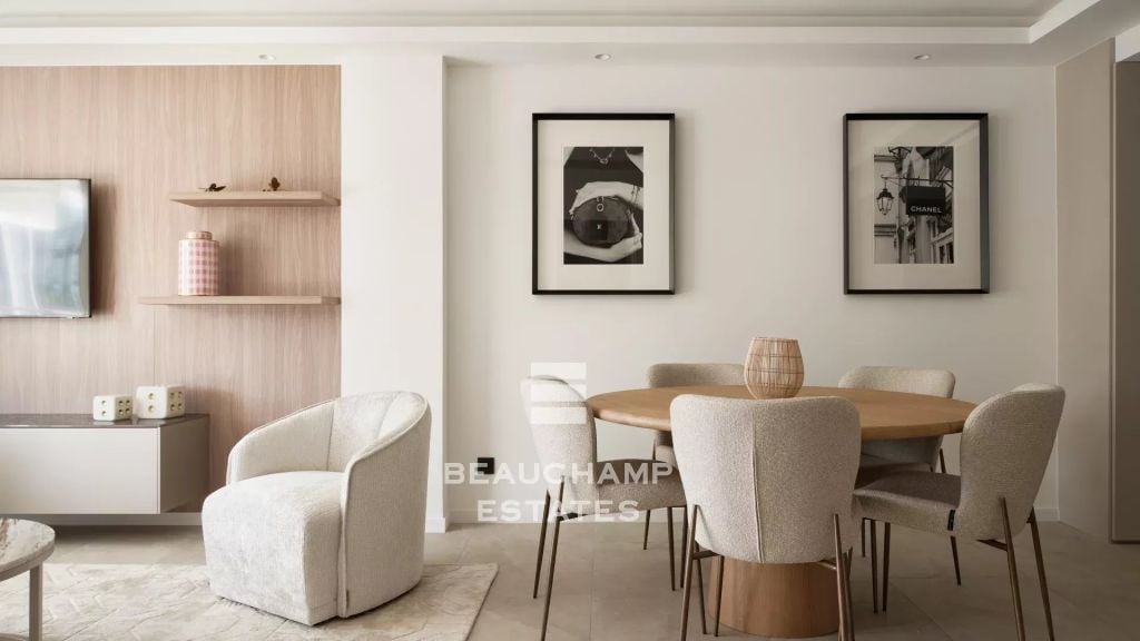 2 bedrooms Apartment with South-Facing Terrace Cannes Croisette