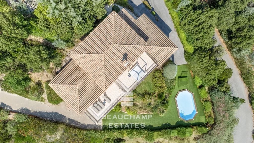 3-Bedroom Provençal Villa with Panoramic Sea Views – Fréjus
