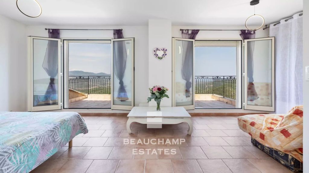 3-Bedroom Provençal Villa with Panoramic Sea Views – Fréjus
