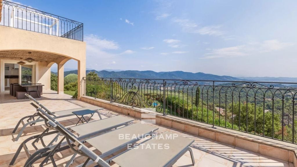 3-Bedroom Provençal Villa with Panoramic Sea Views – Fréjus