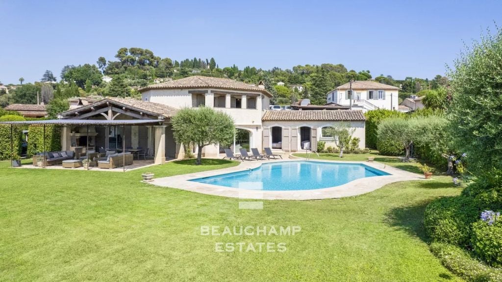 4-bedroom Provençal villa in Mougins with swimming pool