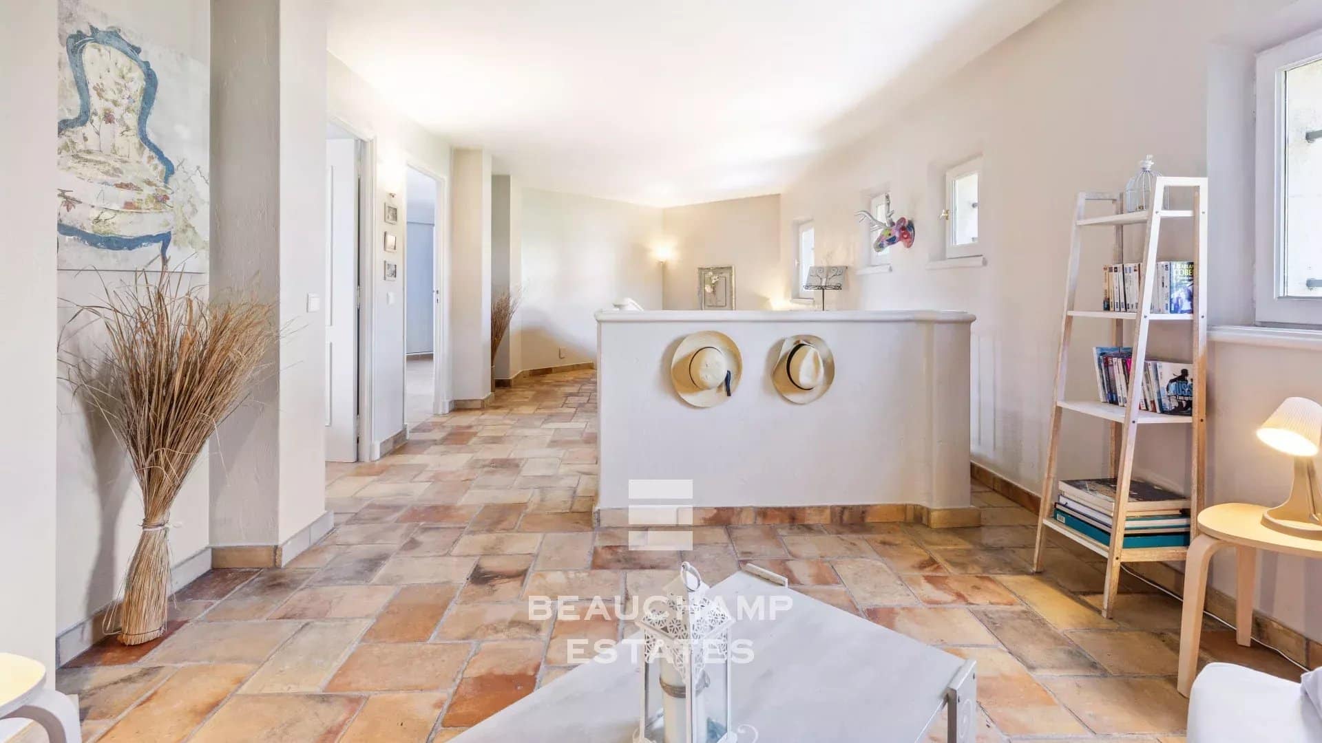 4-bedroom Provençal villa in Mougins with swimming pool 4-bedroom Provençal villa in Mougins with swimming pool