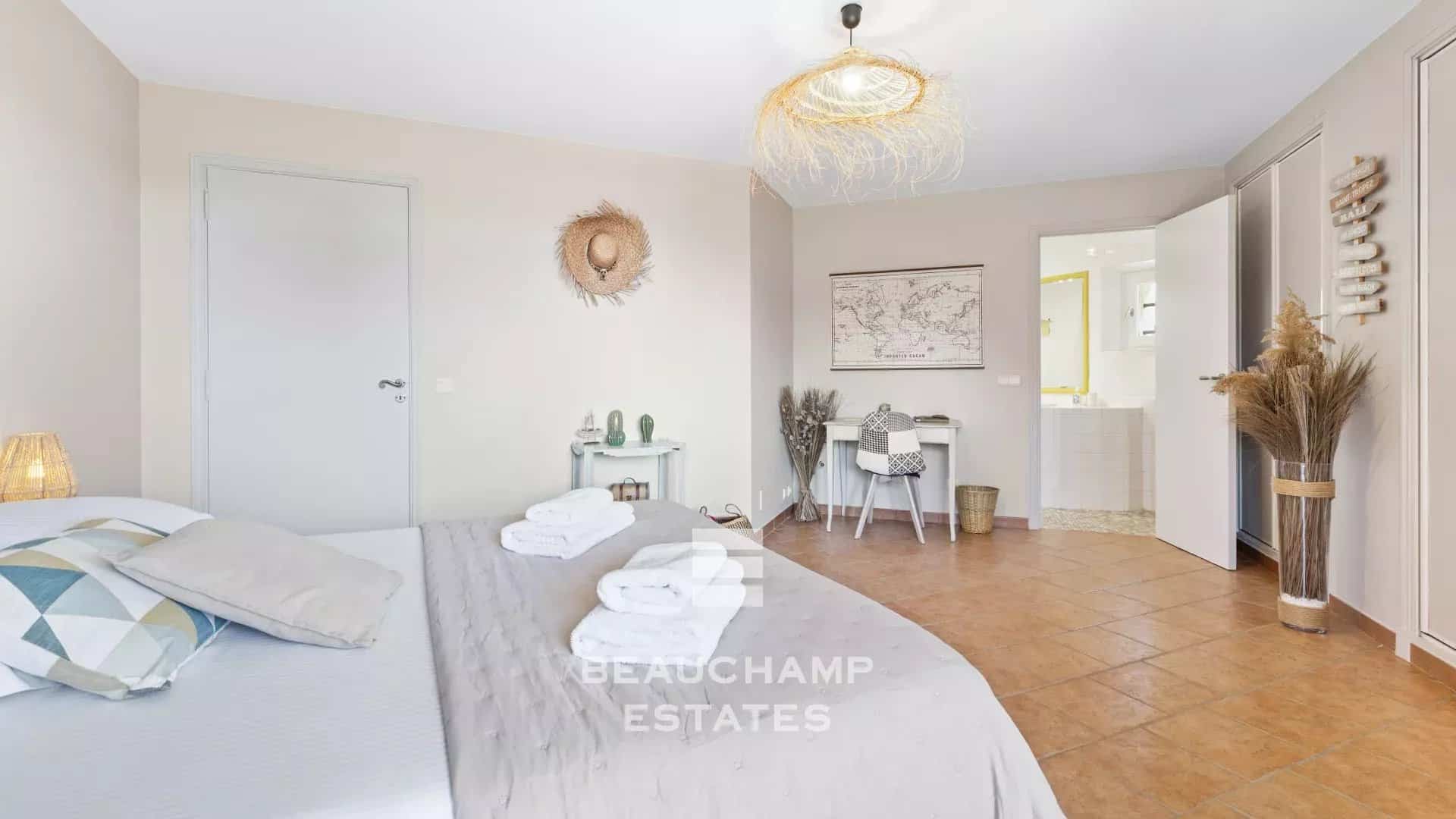 4-bedroom Provençal villa in Mougins with swimming pool 4-bedroom Provençal villa in Mougins with swimming pool
