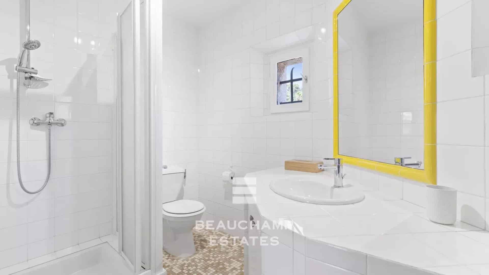 4-bedroom Provençal villa in Mougins with swimming pool 4-bedroom Provençal villa in Mougins with swimming pool