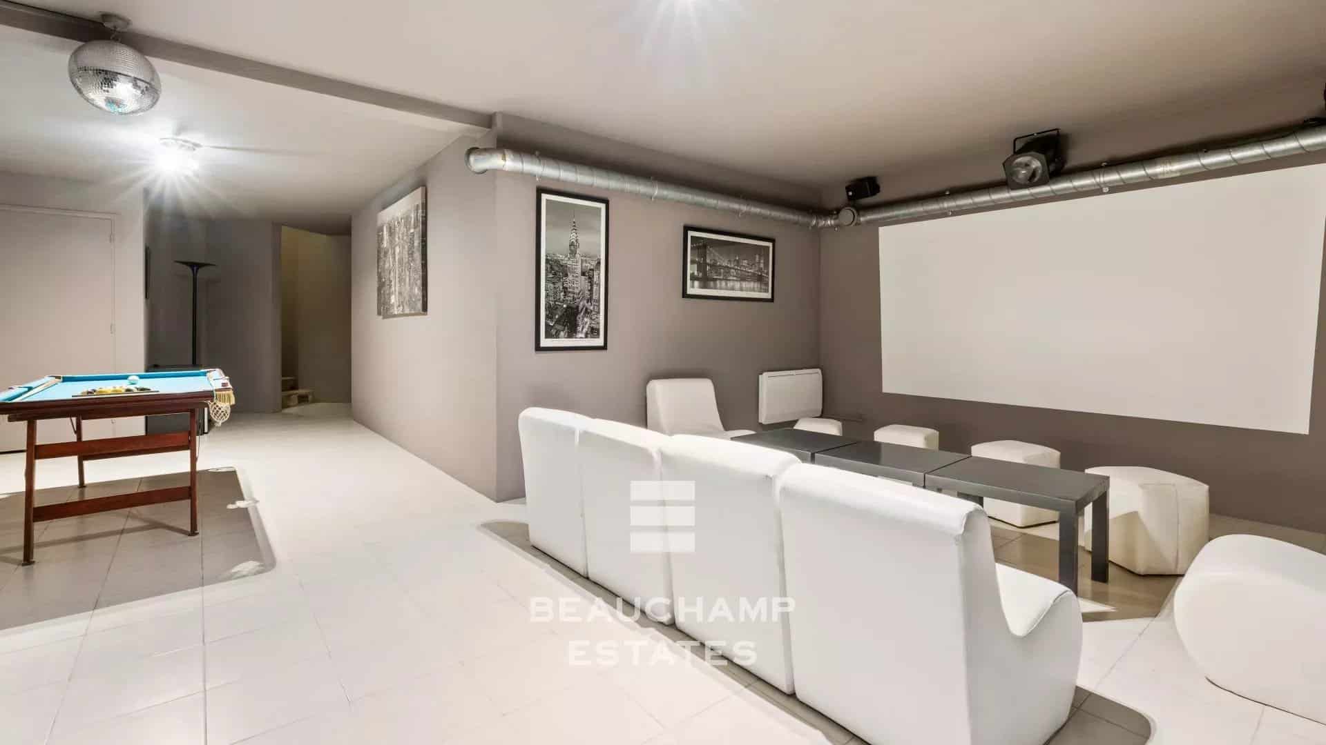 4-bedroom Provençal villa in Mougins with swimming pool 4-bedroom Provençal villa in Mougins with swimming pool