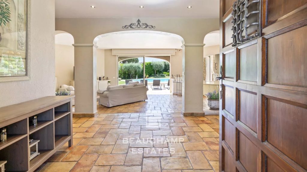 4-bedroom Provençal villa in Mougins with swimming pool