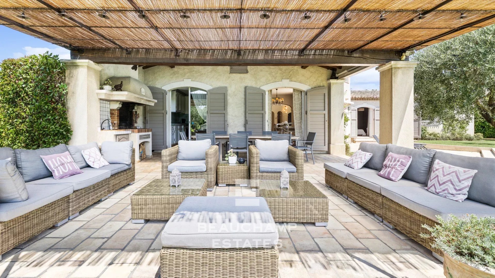 4-bedroom Provençal villa in Mougins with swimming pool 4-bedroom Provençal villa in Mougins with swimming pool