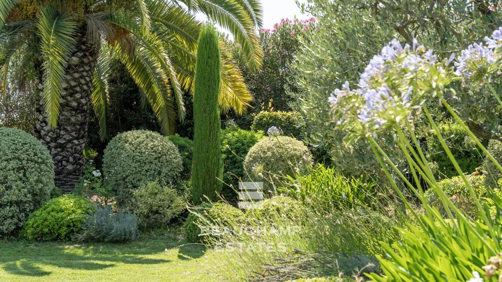 4-bedroom Provençal villa in Mougins with swimming pool 4-bedroom Provençal villa in Mougins with swimming pool