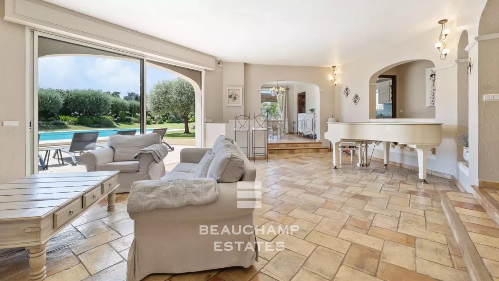 4-bedroom Provençal villa in Mougins with swimming pool
