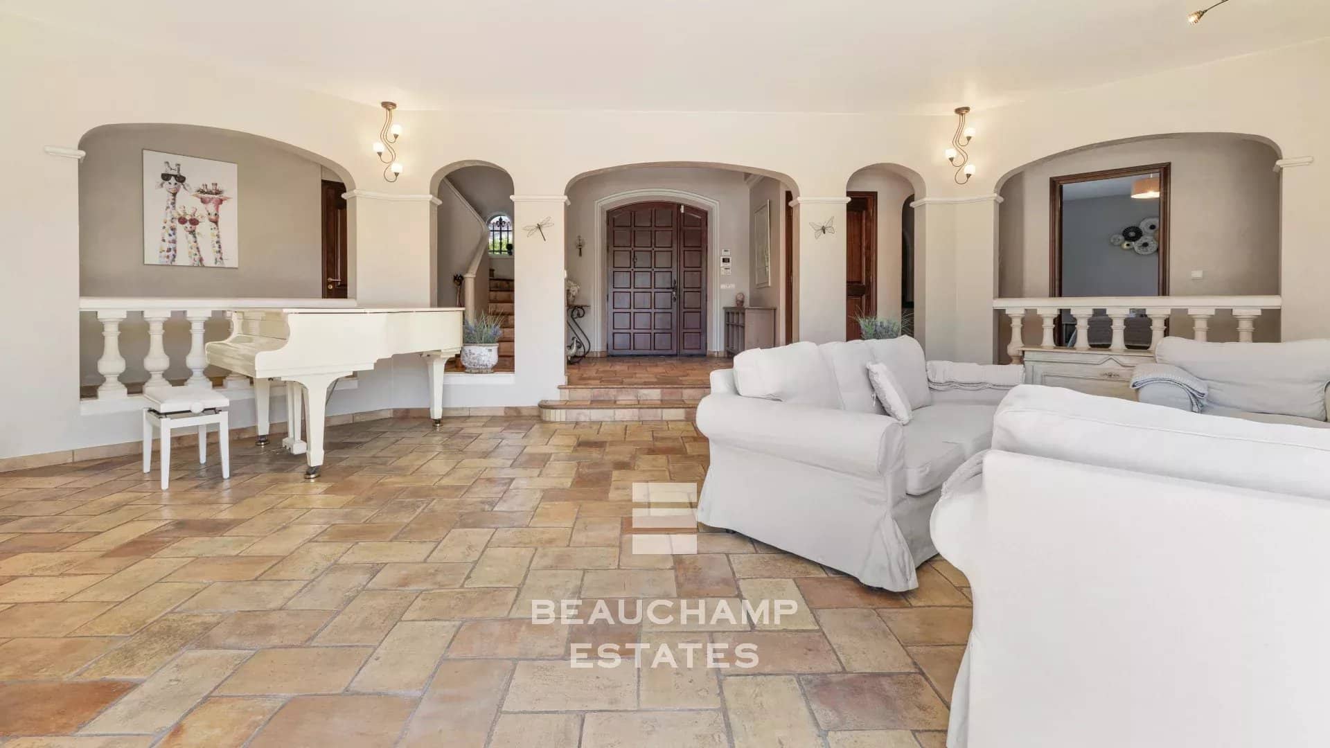 4-bedroom Provençal villa in Mougins with swimming pool 4-bedroom Provençal villa in Mougins with swimming pool