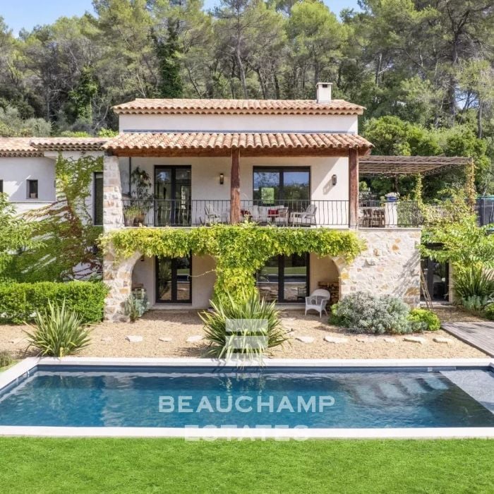 Villa néoprovençale de 5 chambres au coeur d&rsquo;un quartier résidentiel calme de Mougins
