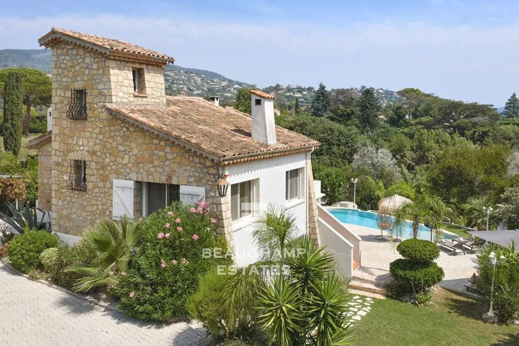 Charming 5-Bedroom Villa with Pool – Mandelieu-la-Napoule