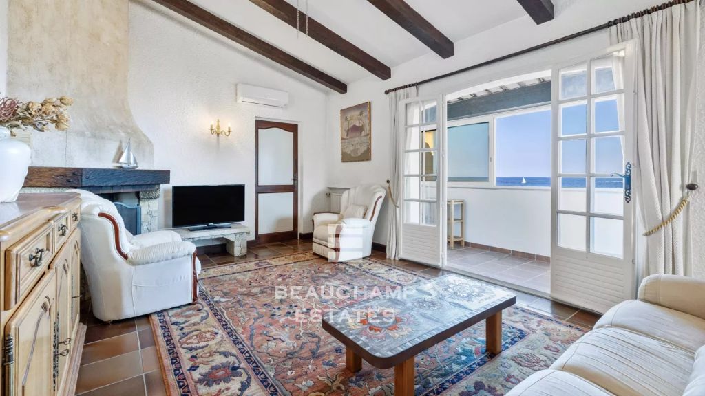 Charming 5-bedroom villa with sea views – Agay