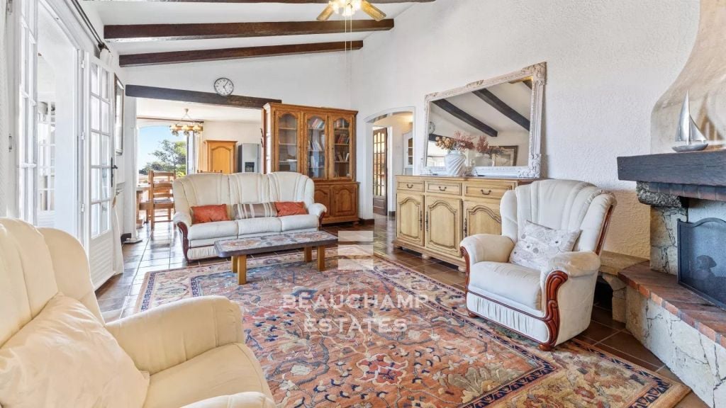 Charming 5-bedroom villa with sea views – Agay