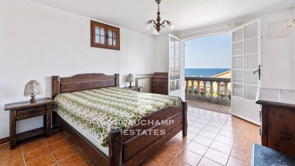 Charming 5-bedroom villa with sea views – Agay