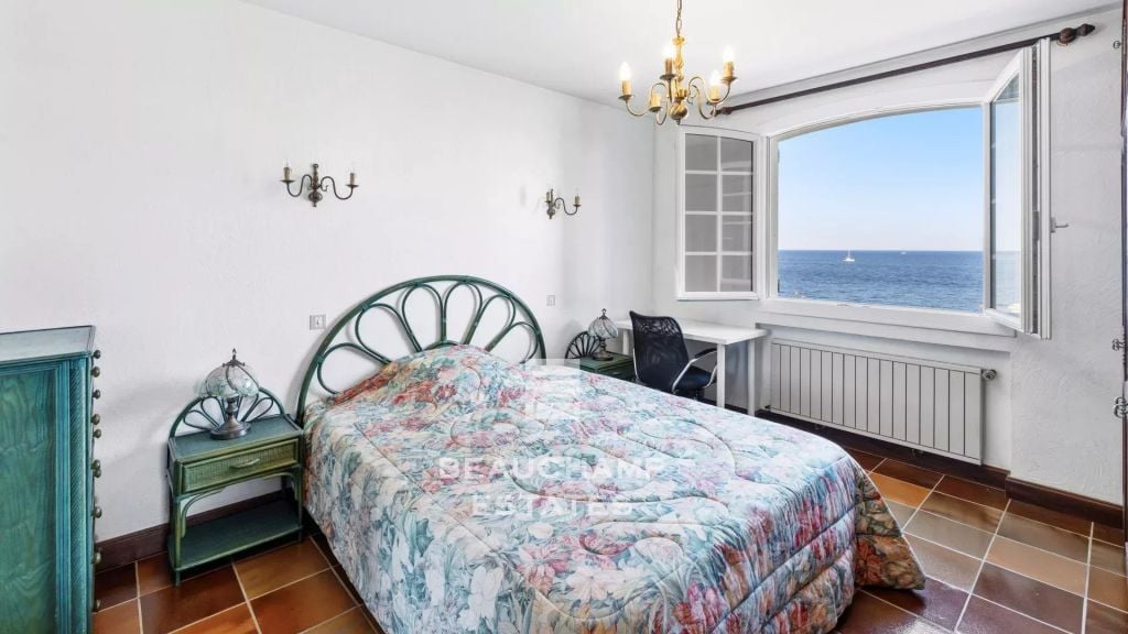 Charming 5-bedroom villa with sea views – Agay