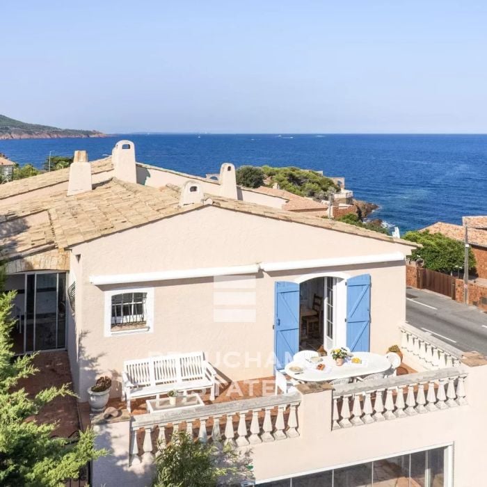 Charming 5-bedroom villa with sea views – Agay