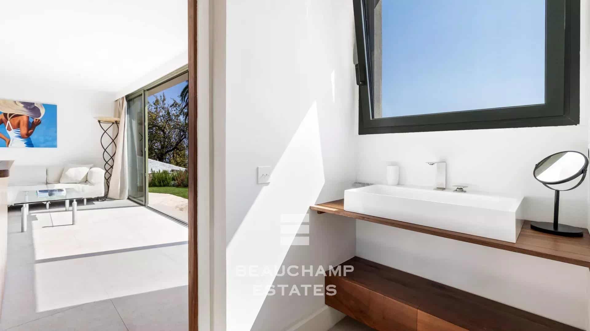 Contemporary 4-Bedroom Villa with Panoramic Sea Views – Roquebrune-Cap-Martin Contemporary 4-Bedroom Villa with Panoramic Sea Views – Roquebrune-Cap-Martin