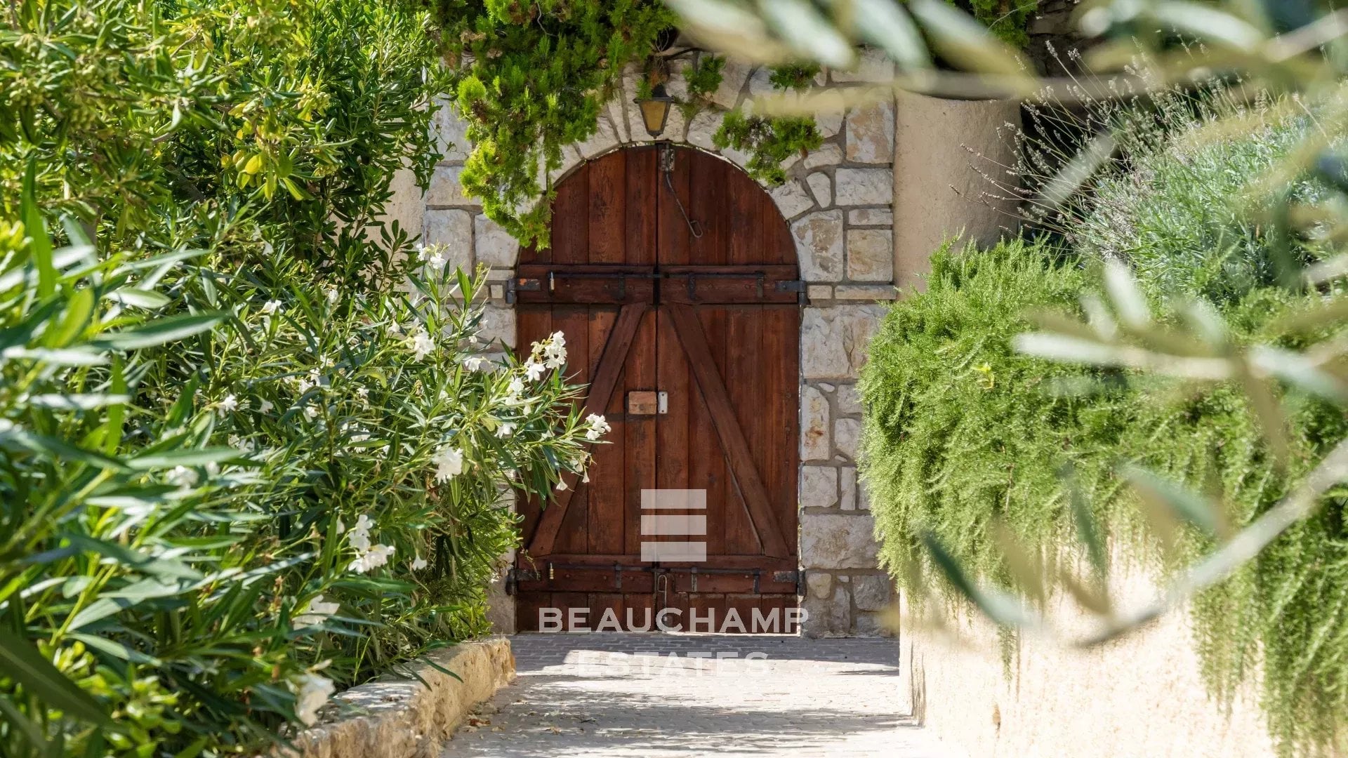 Contemporary 4-Bedroom Villa with Panoramic Sea Views – Roquebrune-Cap-Martin Contemporary 4-Bedroom Villa with Panoramic Sea Views – Roquebrune-Cap-Martin