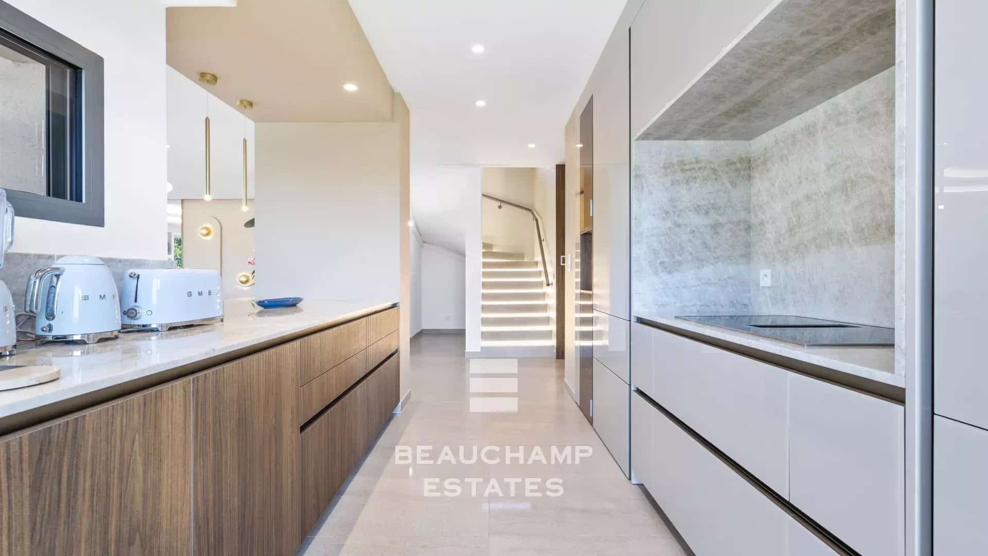 Contemporary 5-bedroom villa in the heart of a gated estate in Mougins Contemporary 5-bedroom villa in the heart of a gated estate in Mougins