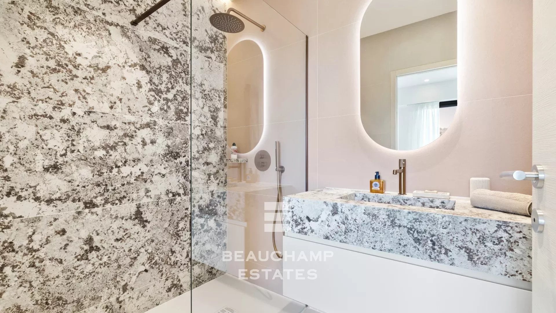 Contemporary 5-bedroom villa in the heart of a gated estate in Mougins Contemporary 5-bedroom villa in the heart of a gated estate in Mougins