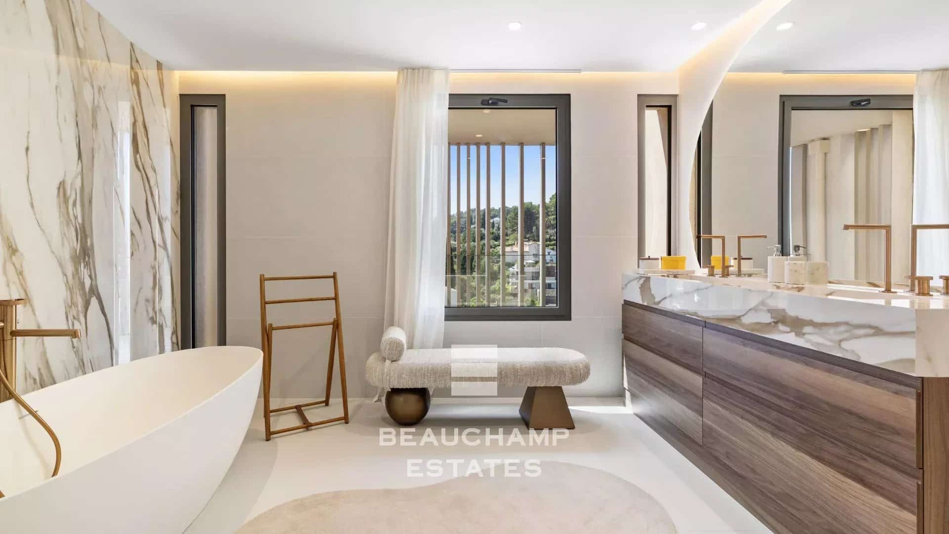 Contemporary 5-bedroom villa in the heart of a gated estate in Mougins Contemporary 5-bedroom villa in the heart of a gated estate in Mougins
