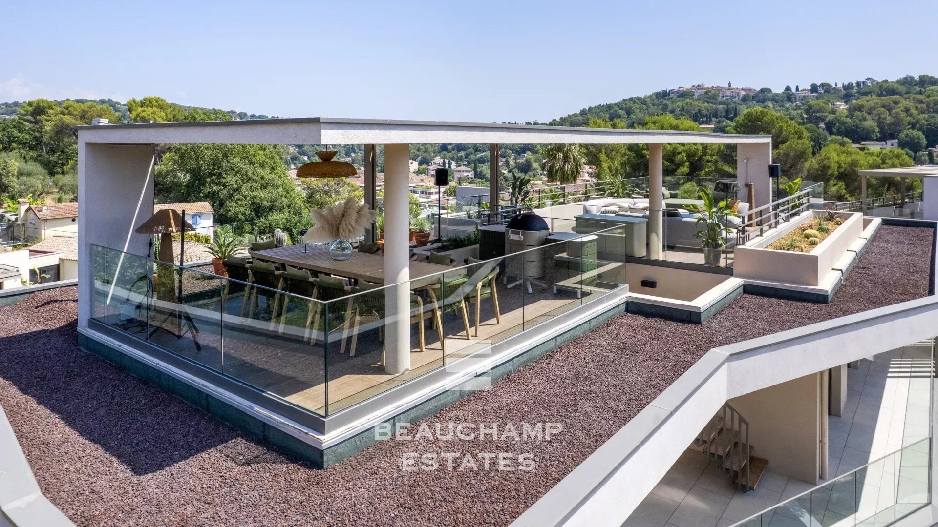 Contemporary 5-bedroom villa in the heart of a gated estate in Mougins Contemporary 5-bedroom villa in the heart of a gated estate in Mougins