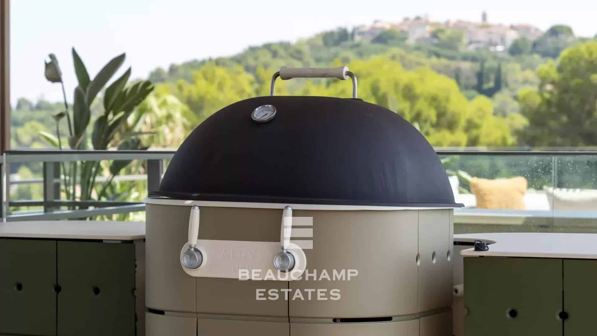 Contemporary 5-bedroom villa in the heart of a gated estate in Mougins Contemporary 5-bedroom villa in the heart of a gated estate in Mougins