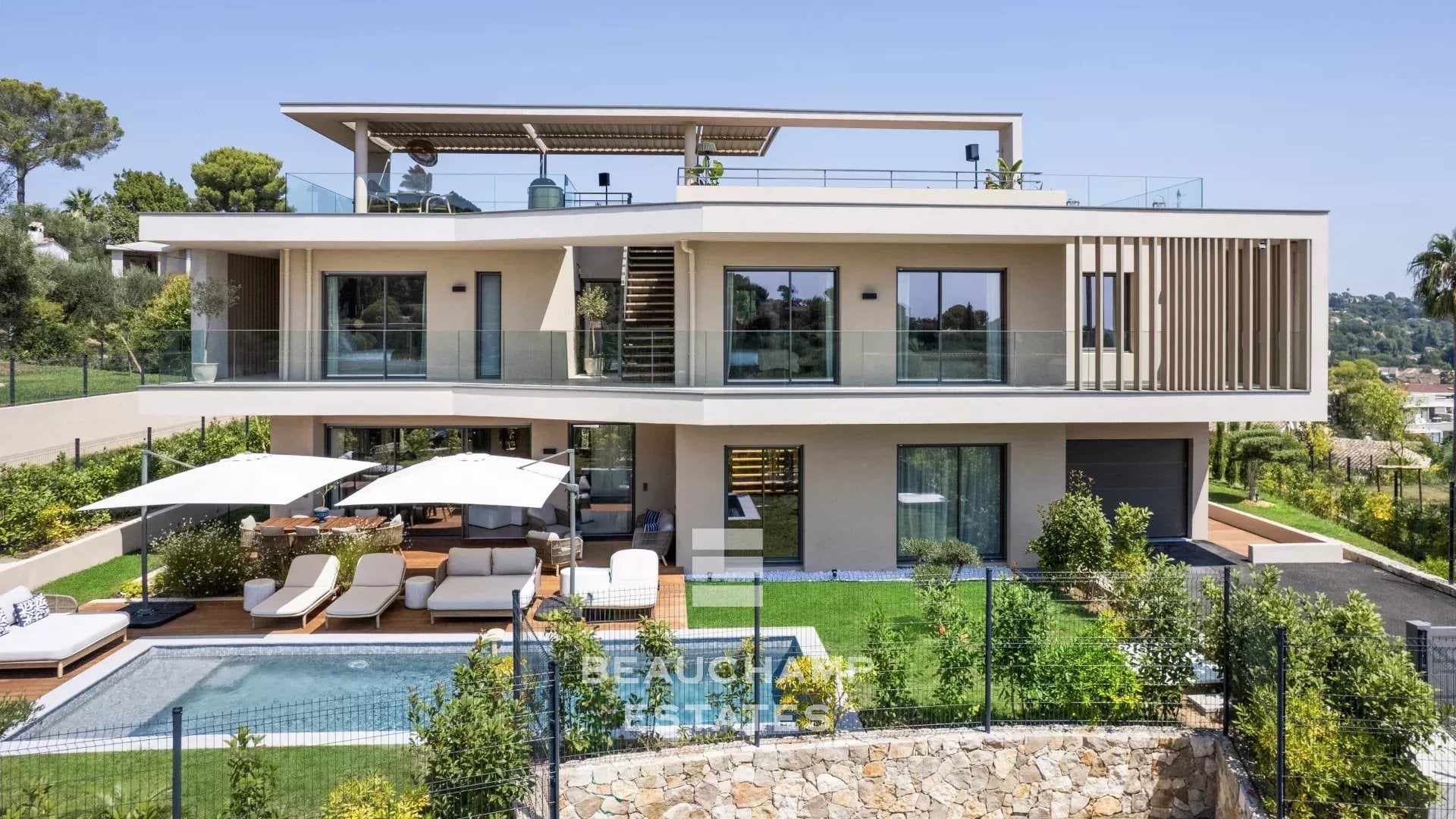 Contemporary 5-bedroom villa in the heart of a gated estate in Mougins Contemporary 5-bedroom villa in the heart of a gated estate in Mougins