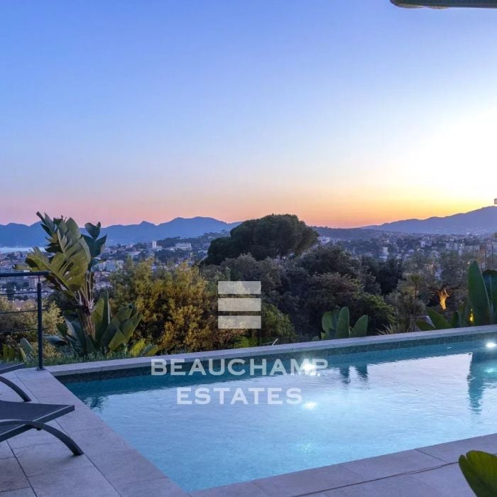 Contemporary 5-bedroom villa with panoramic sea views – Cannes