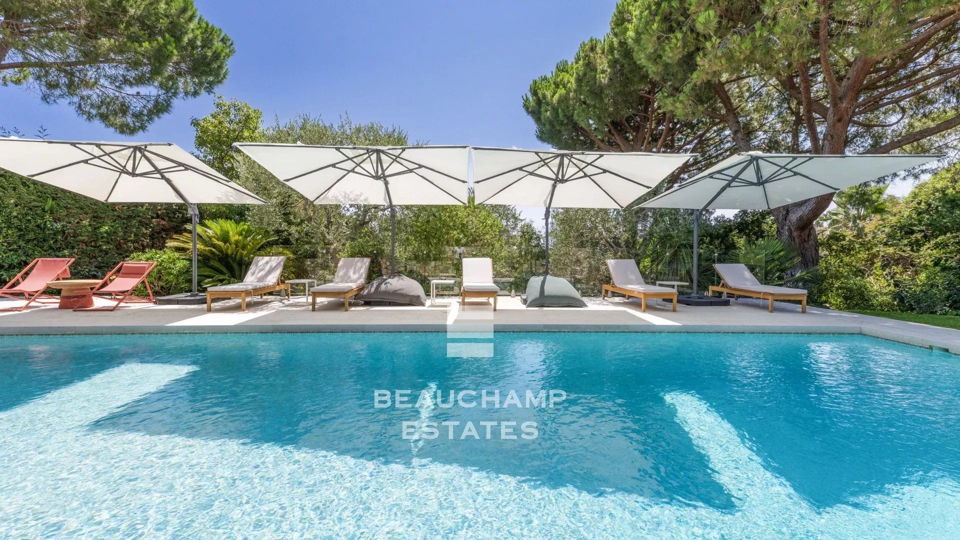 Contemporary 5-bedroom villa with pool – Super Cannes Contemporary 5-bedroom villa with pool – Super Cannes
