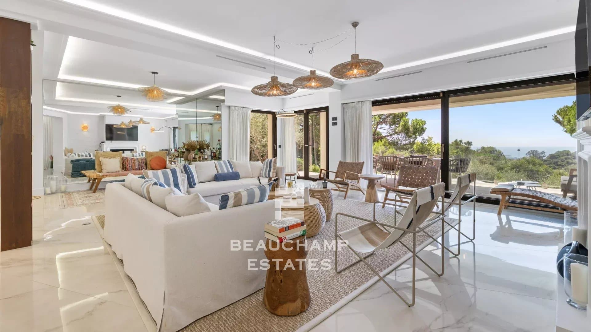 Contemporary 5-bedroom villa with pool – Super Cannes Contemporary 5-bedroom villa with pool – Super Cannes
