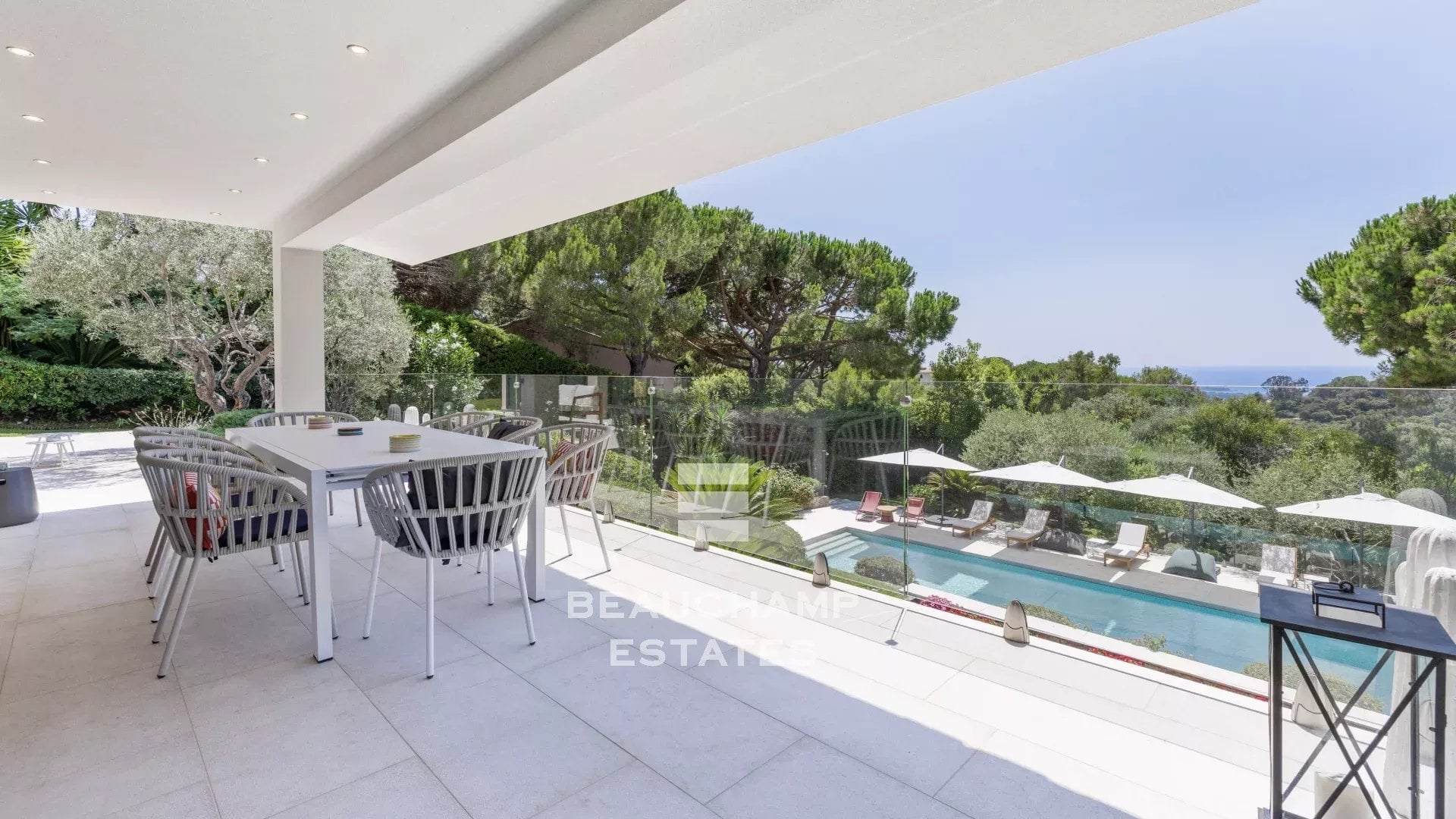 Contemporary 5-bedroom villa with pool – Super Cannes Contemporary 5-bedroom villa with pool – Super Cannes