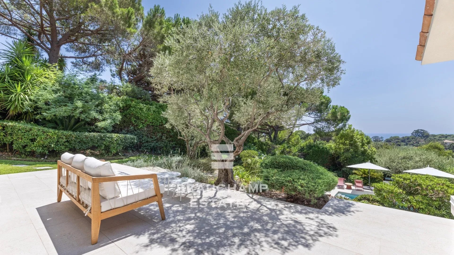 Contemporary 5-bedroom villa with pool – Super Cannes Contemporary 5-bedroom villa with pool – Super Cannes